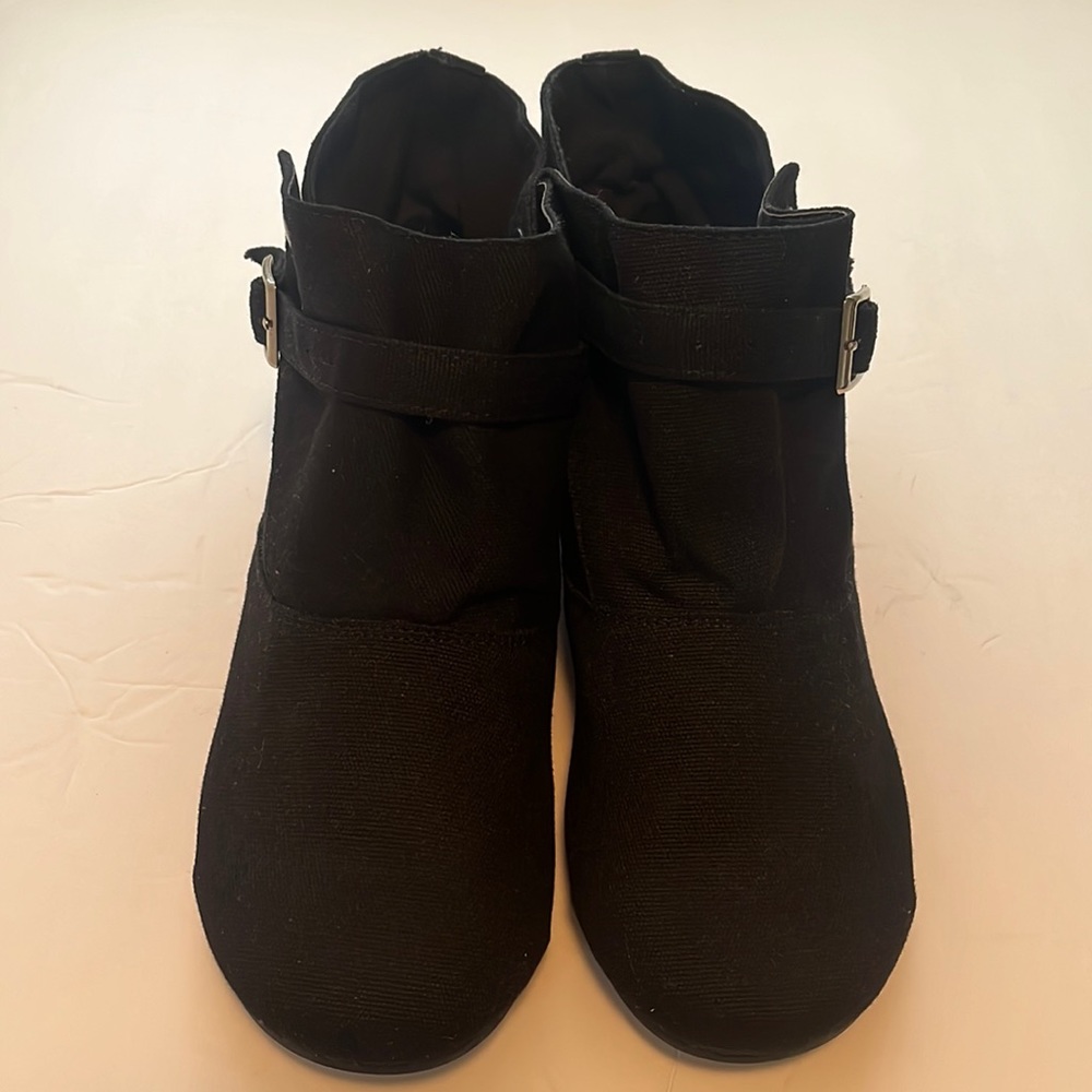 Size 9 black professional dance boots